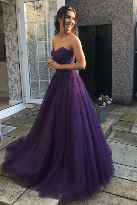 Regency Sweetheart Neck Open Back Lace Long Prom Dresses