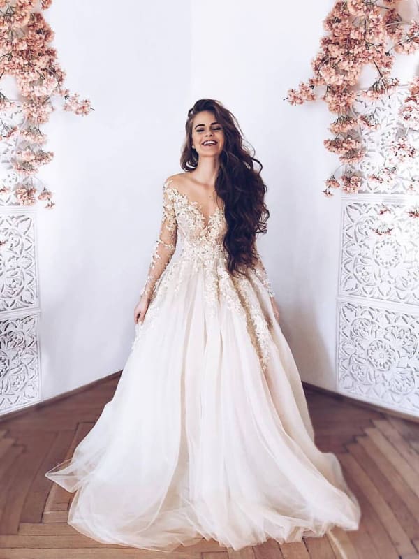 Long sleeve wedding dress,elegant and romantic