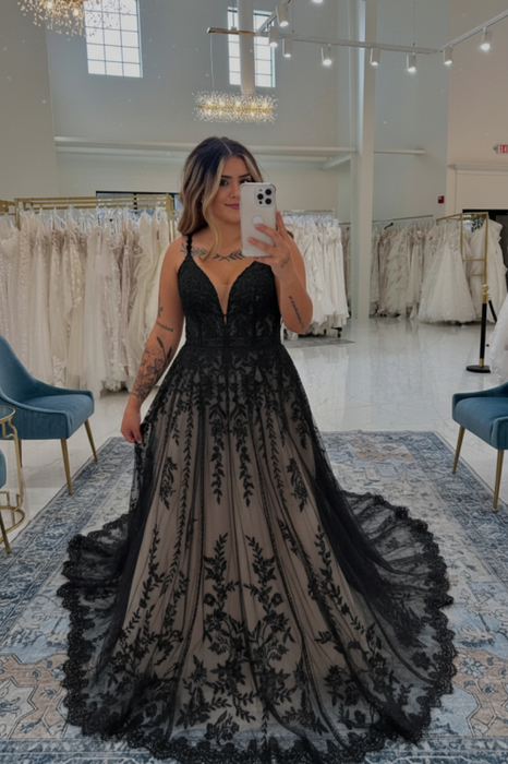 Spaghetti Straps Open Back Appliques Lace A-Line Wedding Dresses Black