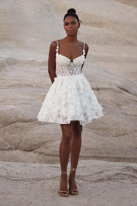 Amazing Spaghetti Straps Beach Aline Wedding Dress Short Tulle Bridal Dress with Lace Appliques
