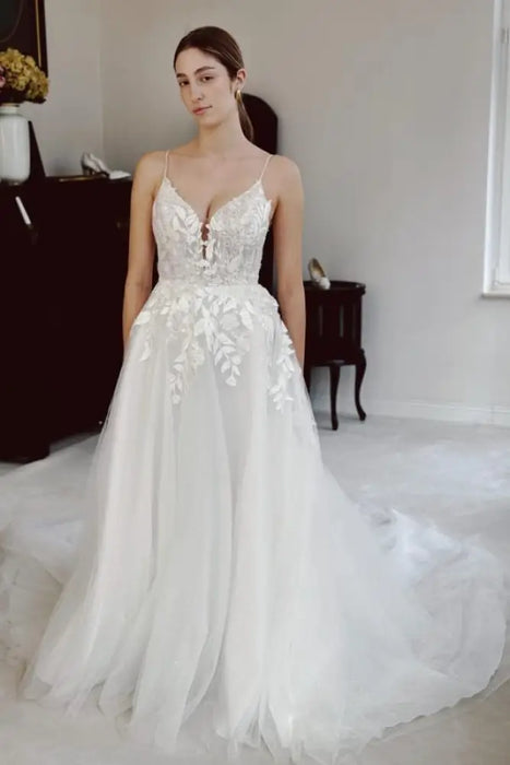 A Line Spaghetti Straps V-Neck Backless Tulle Applique Wedding Dresses
