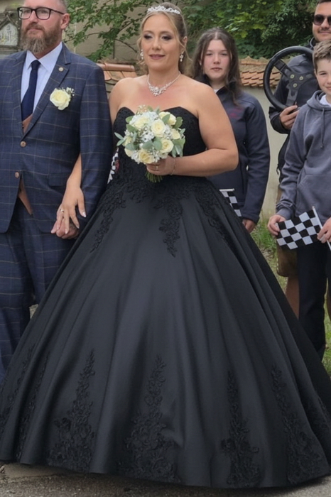 Strapless Satin Black Ball Gown Wedding Dress Plus Size Sweetheart with Appliques