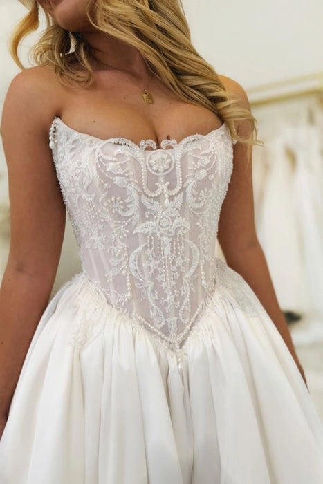 Elegant Strapless Satin Princess Wedding Dress Beadings Corset Bridal Gown with Lace