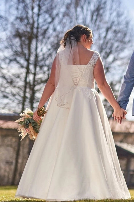 Tulle Aline Wedding Dress Plus Size Bridal Dress Lace Appliques - Wedding Dresses