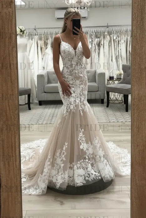 Champagne V Neck Mermaid Lace Wedding Dresses Sleeveless