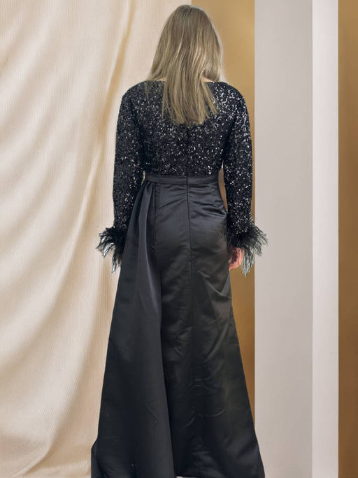 Trumpet/Mermaid V-Neck Satin Mother of the Bride Gown with Feather Glitter and Ruched Long Sleeves