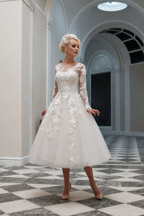 Elegant Tulle Aline Wedding Dress with Appliques Long Sleeves Tea Length Bridal Dress