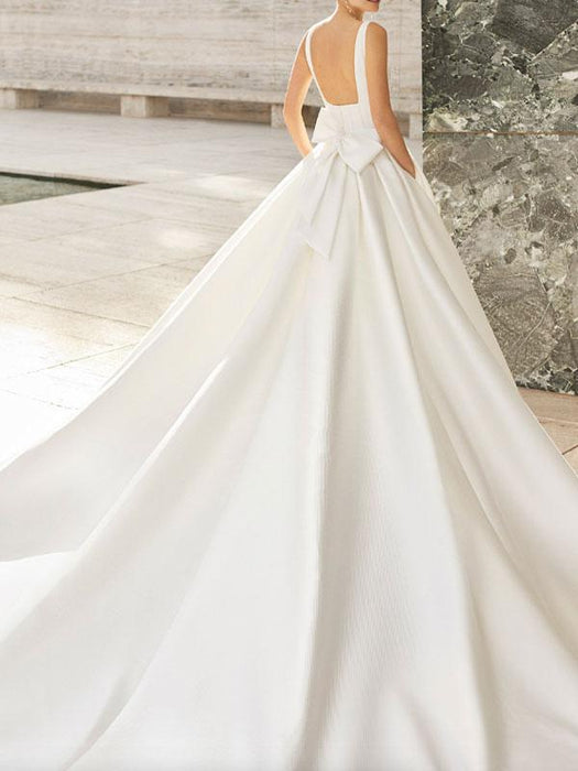 Vintage Wedding Dress With Train Halter Sleeveless Buttons Satin Fabric Traditional Dresses For Bride