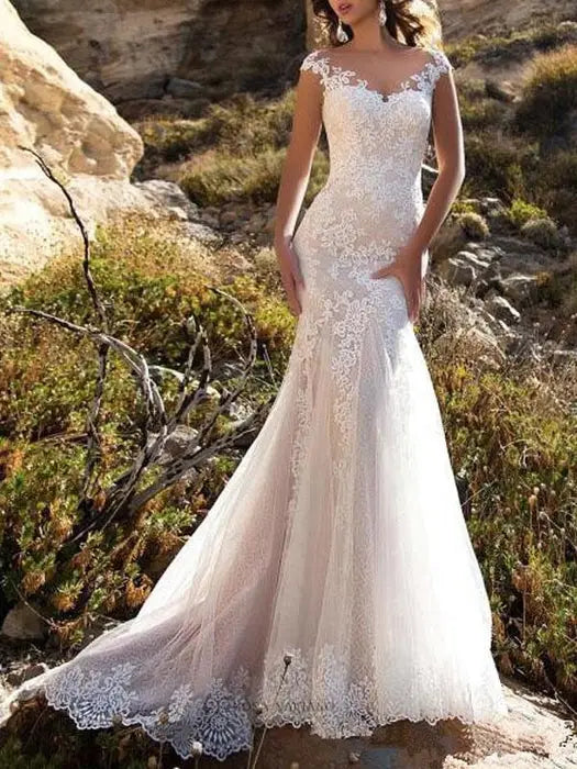 Selected lace wedding gowns and dresses are highly recommended. Bridelily will create a dreamy wedding look for you.