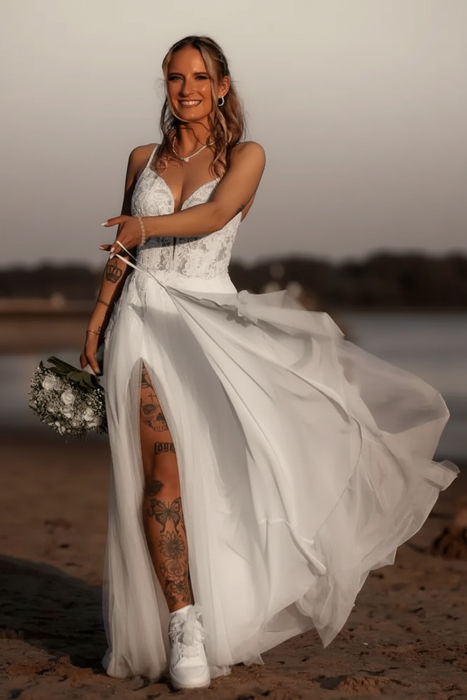 White Spaghetti Straps V-Neck Empire Tulle Prom Dresses With Split