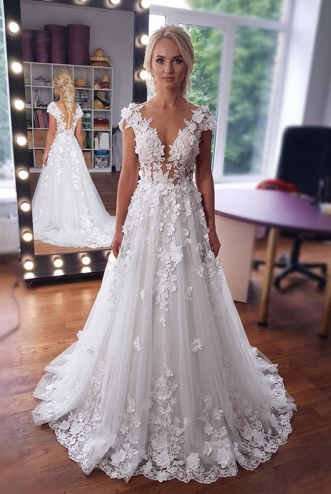 White Romantic Sleeveless Aline Wedding Dress 3D Floral Lace Tulle Bridal Dress