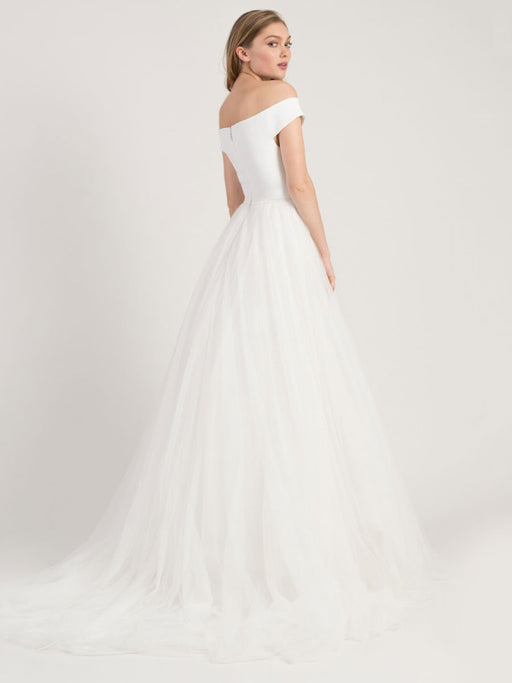 White Simple Wedding Dress A-Line Bateau Neck Off-Shoulder Sleeveless Natural Waistline Pleated Tulle Bridal Dresses