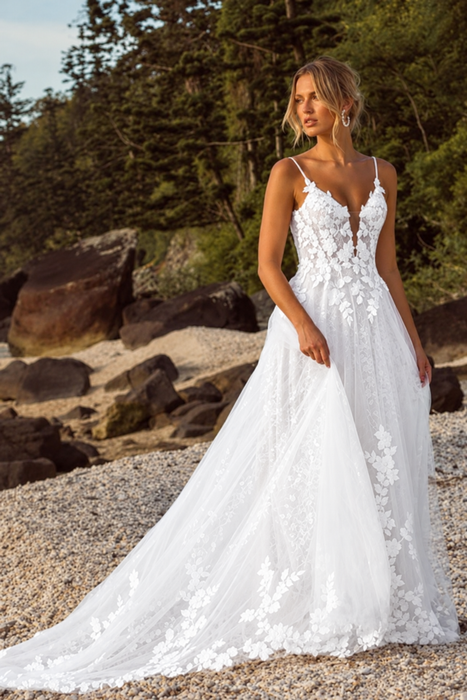 White Spaghetti Straps Tulle Lace Wedding Dress Aline Sleeveless