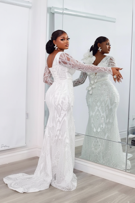 White Stylish One-Shoulder Deep V-Neck Mermaid Prom Dress with Appliques