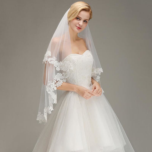 1.5M Lace Edge Short Comb Two Layers Wedding Veils | Bridelily - wedding veils