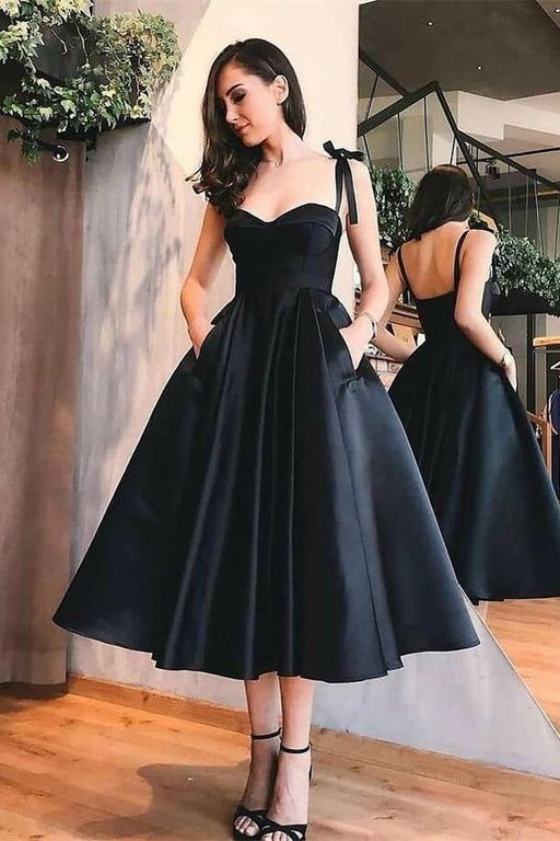 Chic Black Sweetheart Neckline Tea-Length Evening Dress with Spaghetti Straps and Pockets