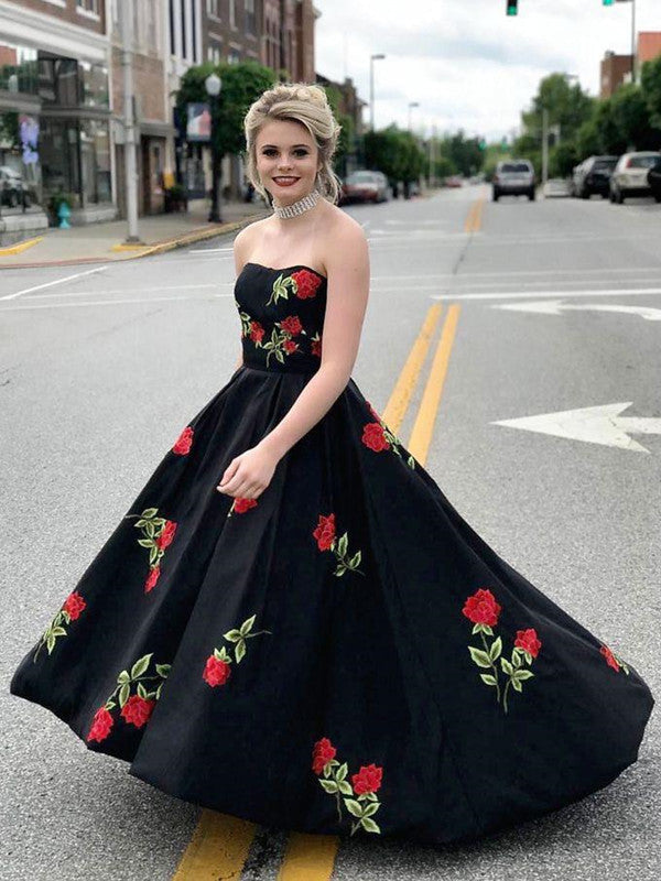 A Line Sweetheart Neck Satin Black Long Prom with Embroidery Flowers