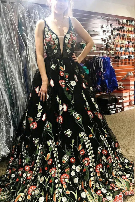 Charming Deep V Neck Black Long Sleeves Prom Dress Y5653