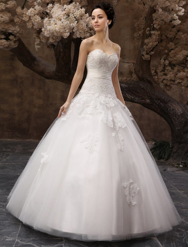 Floor-Length White Bridal Ball Gown Wedding Gown with Sweetheart Neck Applique 
