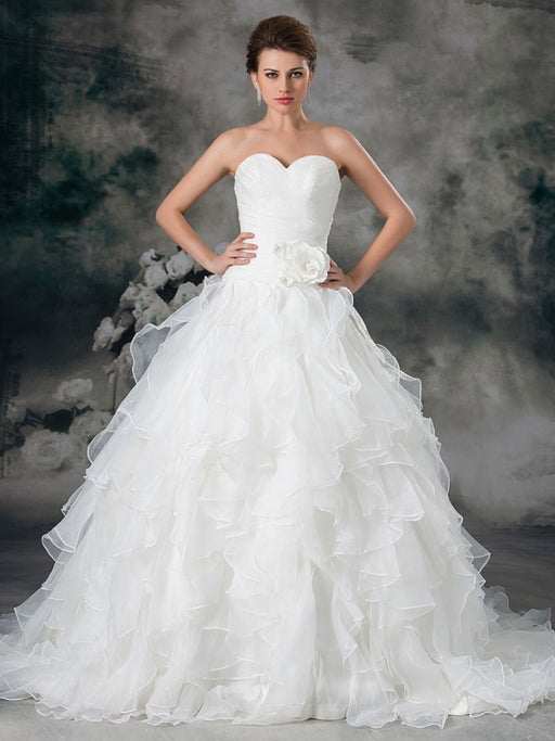 Glamorous Ivory Ruched Sweetheart Neck A-line Organza Wedding Dress