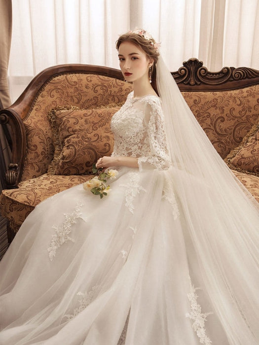 Ivory Wedding Dresses Lace Applique Jewel Neck 3/4 Length Sleeve Princess Bridal Gown With Train