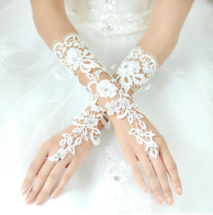 Elegant Crystal Fingerless Lace Beaded Wedding Gloves