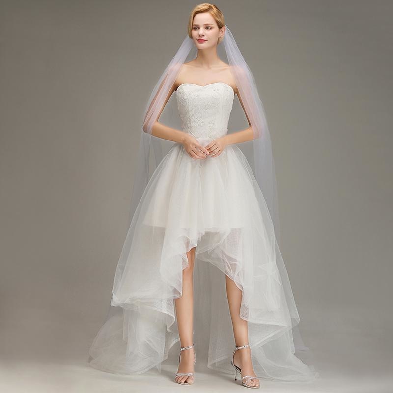 https://www.bridelily.com/cdn/shop/products/lace-edge-ivory-appliqued-long-wedding-veils-bridelily-345.jpg?v=1629971047