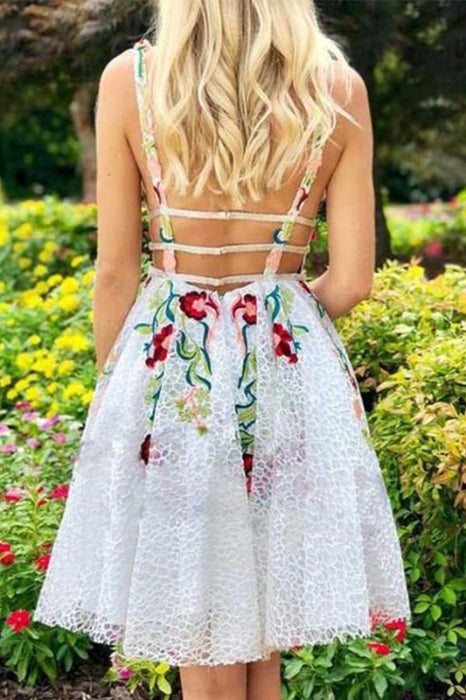Floral Embroidery V-Neck Prom Dress with Pockets Long Lace Gown-Bridelily Floral Embroidery V-Neck Prom Dress with Pockets Long Lace Gown-Bridelily
