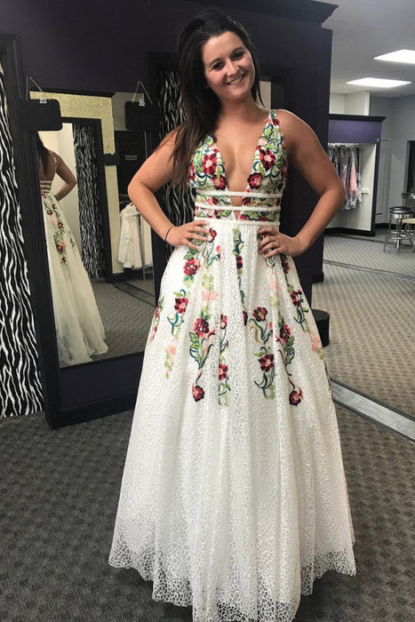 Floral Embroidery V-Neck Prom Dress with Pockets Long Lace Gown-Bridelily Floral Embroidery V-Neck Prom Dress with Pockets Long Lace Gown-Bridelily