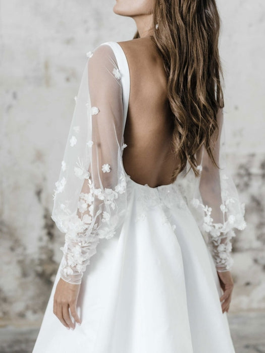White Simple Wedding Dress A-Line Square Neck Long Sleeves Backless Applique Cut-Outs Split Front Long Bridal Dresses
