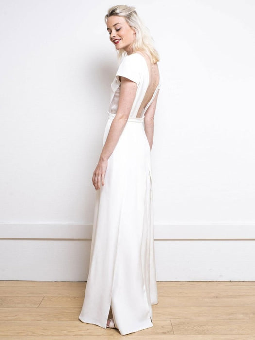 White Simple Wedding Dress Satin Fabric V-Neck Short Sleeves Backless Split Front A-Line Long Bridal Dresses