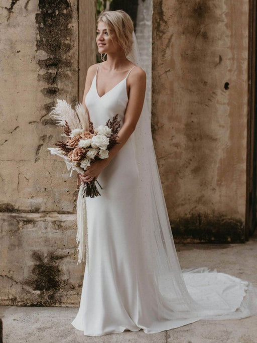 White Simple Wedding Dress With Train Sheath V-Neck Spaghetti Straps Sleeveless Natural Waist Backless Long Bridal Dresses
